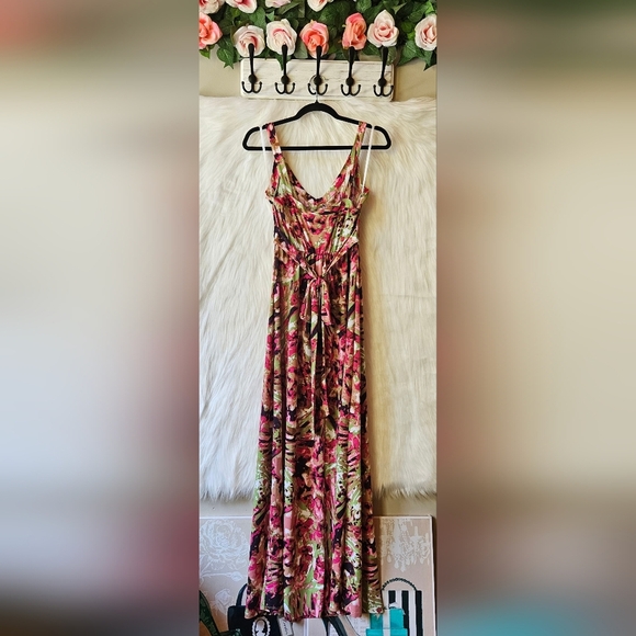 Selina Studio Summer Romance Floral Maxi Dress - Picture 7 of 9
